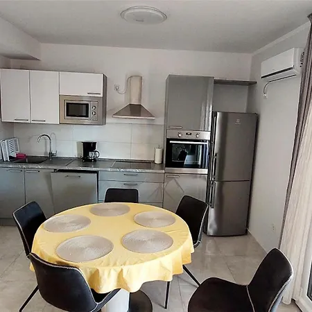 Pajo Apartment