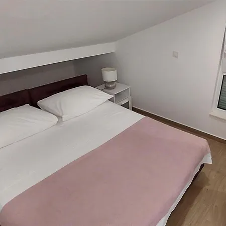 Pajo Apartment *